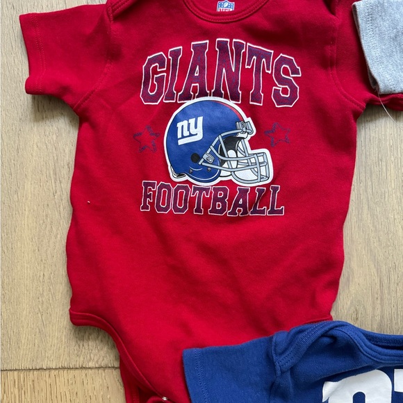 3-Pack Giants onesies - Picture 5 of 5